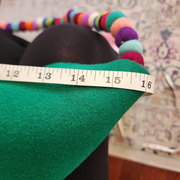 Source Unknown Green Felt Bag with Multicolor Strap - Picture 7 of 7